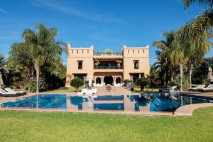 Marrakech villa with Atlas 